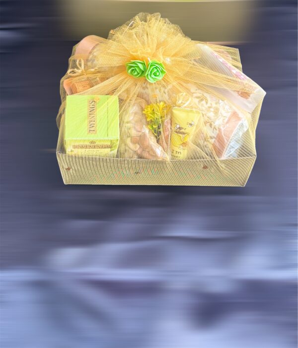 Elegant Pamper Hamper - Image 3