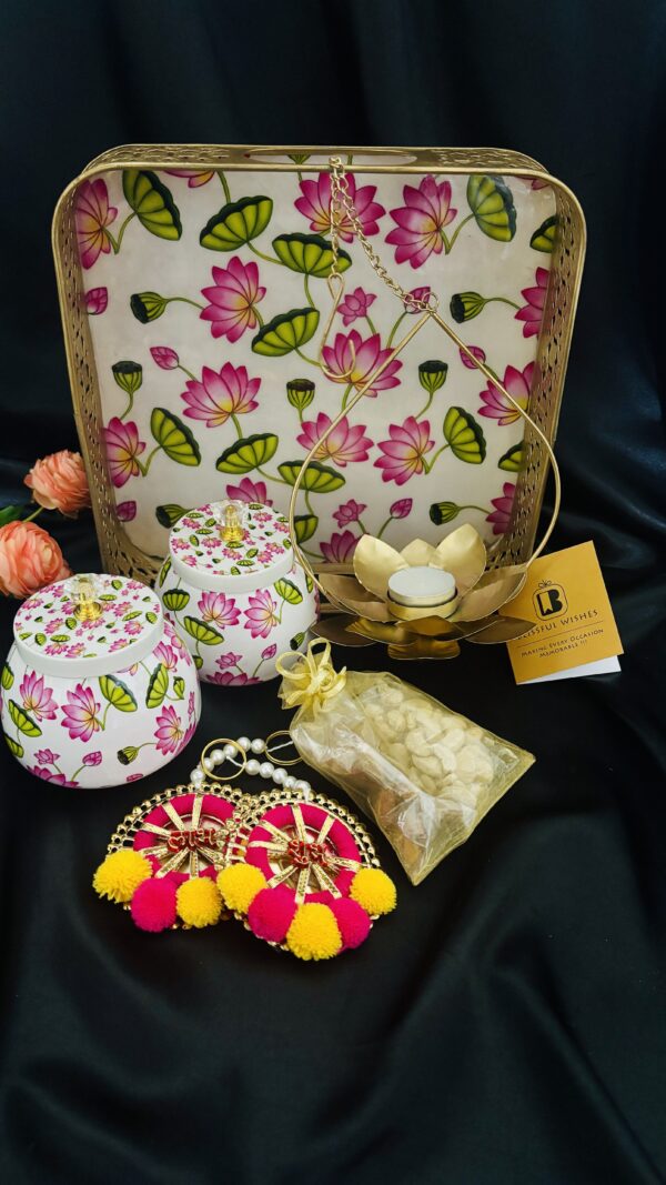 Pichwai Tray Hamper with Festive Charm